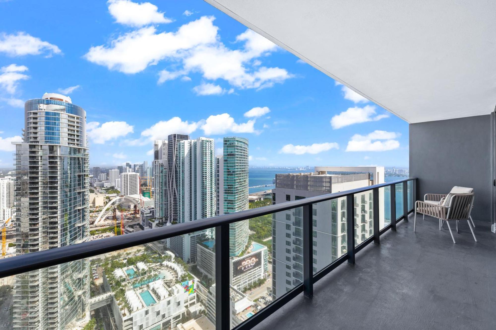Luxury 45th-floor With Stunning Views
